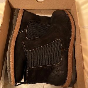 Born Talyn Chelsea style boots. Brand new. Too big for me.  no returns.